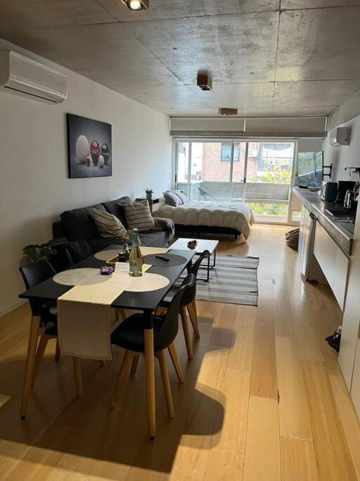 Soler Con Balcon Apartment *